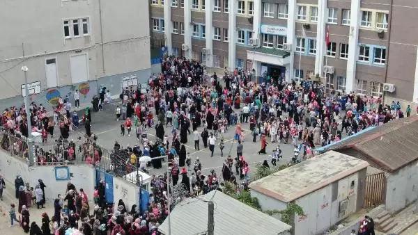 Son dakika haber! Sultangazi'de okul önlerinde kazaya davetiye