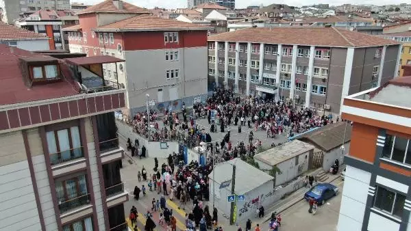 Son dakika haber! Sultangazi'de okul önlerinde kazaya davetiye