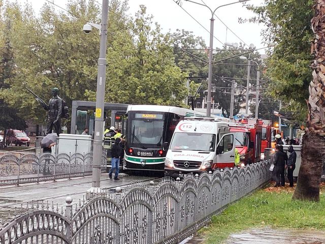 tramvay ile durak arasinda can pazari 7 14386811 o