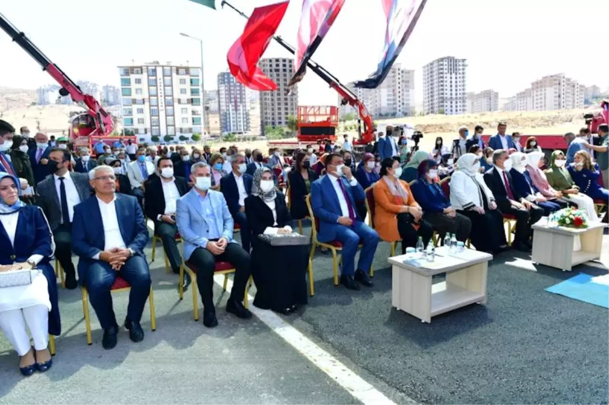 Türk Kızılay İstanbul Şubesince başlatılan '81 il 81 anaokulu' projesi kapsamında 44'üncü anaokulu Malatya'da eğitime başladı