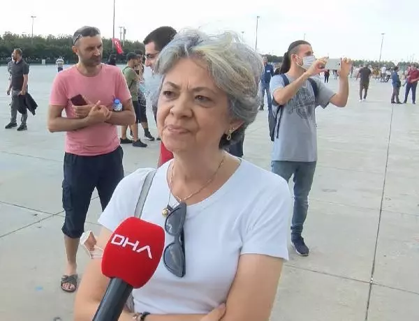 Aşı karşıtı mitinge katılanlardan ilginç açıklamalar