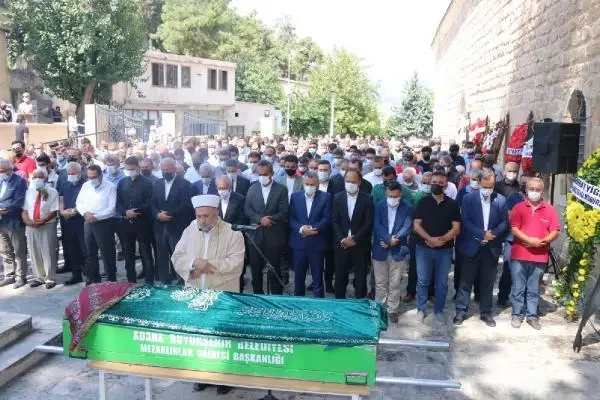 Milli Eğitim Bakanı Özer, Bakan Yardımcısı Bilgili'nin annesinin cenaze törenine katıldı