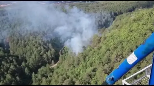 BALIKESİR - Orman yangınına havadan ve karadan müdahale ediliyor