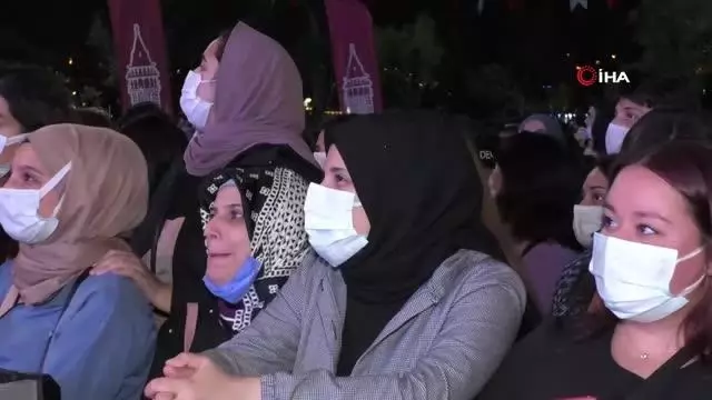 Beyoğlu'nda Kolpa Grubu rüzgarı esti