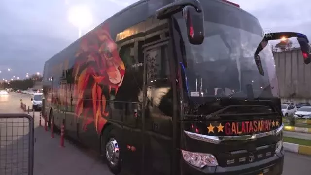Galatasaray kafilesi, Trabzon'a geldi