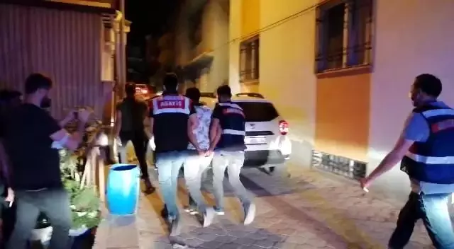 Gazinoyu tarayan firari şüphelilerden birisi yakalandı