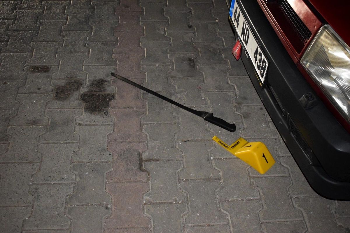 Malatya'da döner bıçaklı kavga: 1'i ağır 2 yaralı