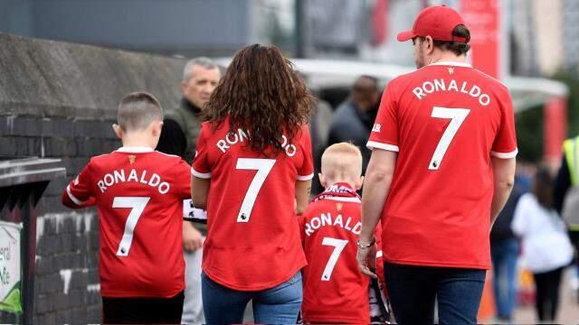 Manchester United taraftarı çok heyecanlı! Şehirde Ronaldo çılgınlığı yaşanıyor Manchester United taraftarı çok heyecanlı! Şehirde Ronaldo çılgınlığı yaşanıyor