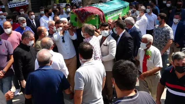Milli Eğitim Bakanı Özer, Bakan Yardımcısı Bilgili'nin annesinin cenaze törenine katıldı