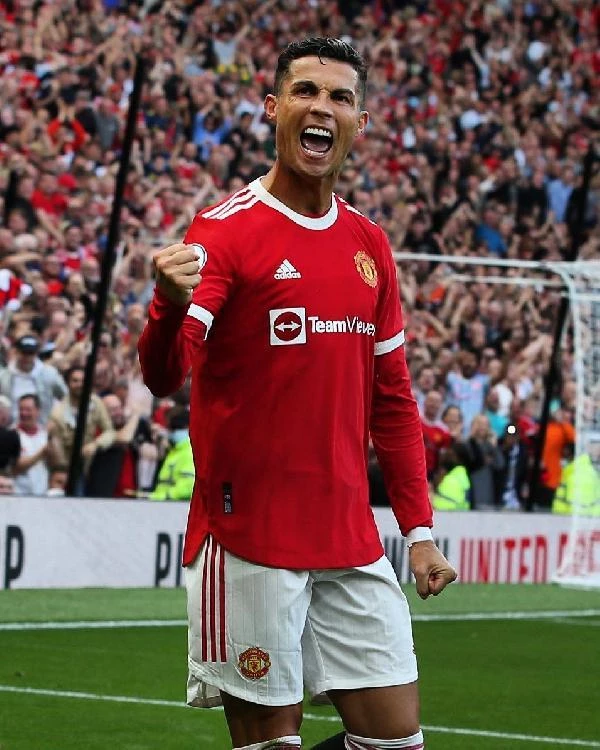 Ronaldo 2 golle döndü, Manchester United kazandı