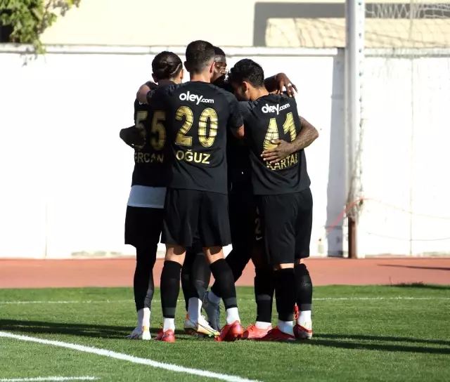 TFF 1. Lig: Ümraniyespor: 2 Bandırmaspor: 0