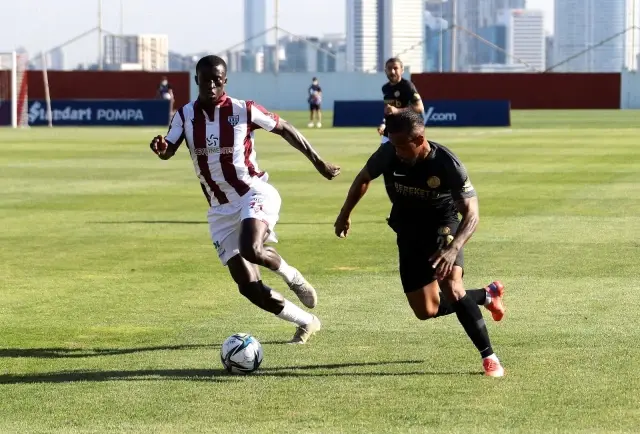 TFF 1. Lig: Ümraniyespor: 2 Bandırmaspor: 0