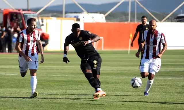 TFF 1. Lig: Ümraniyespor: 2 Bandırmaspor: 0