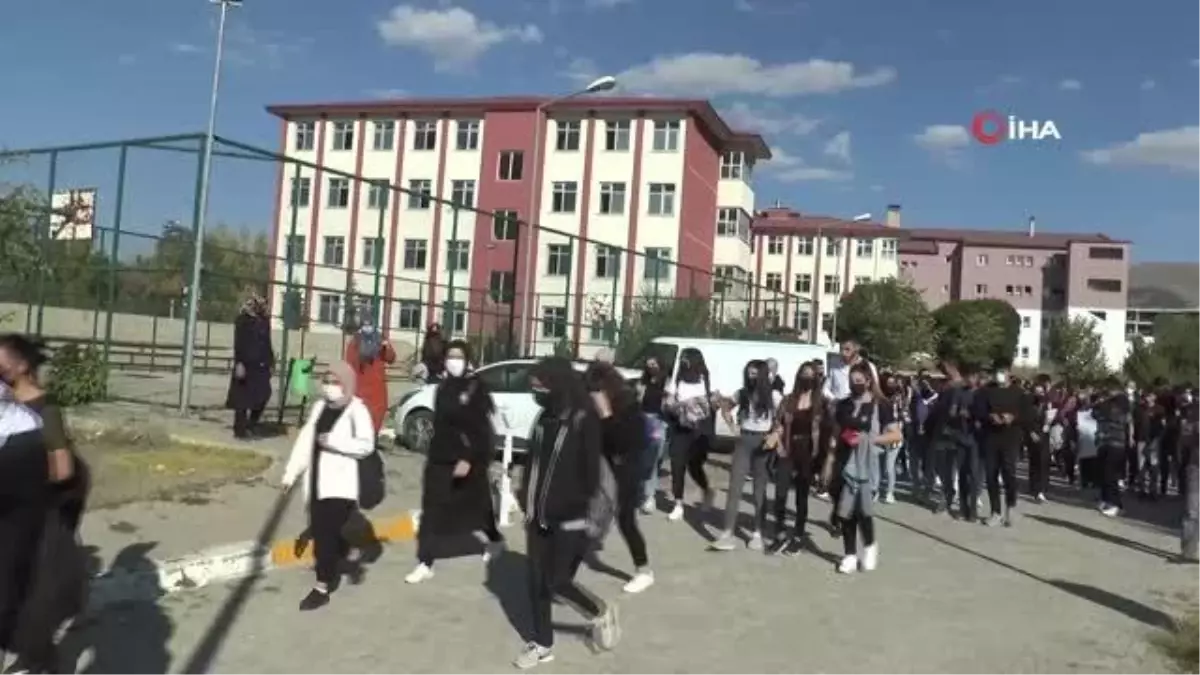 Vali Okay Memiş: 'Çift doz aşılama oranını artırmamız gerekiyor'