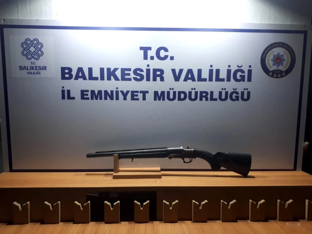 Son dakika haber... Balıkesir'de 'Huzur' operasyonlarında 31 gözaltı