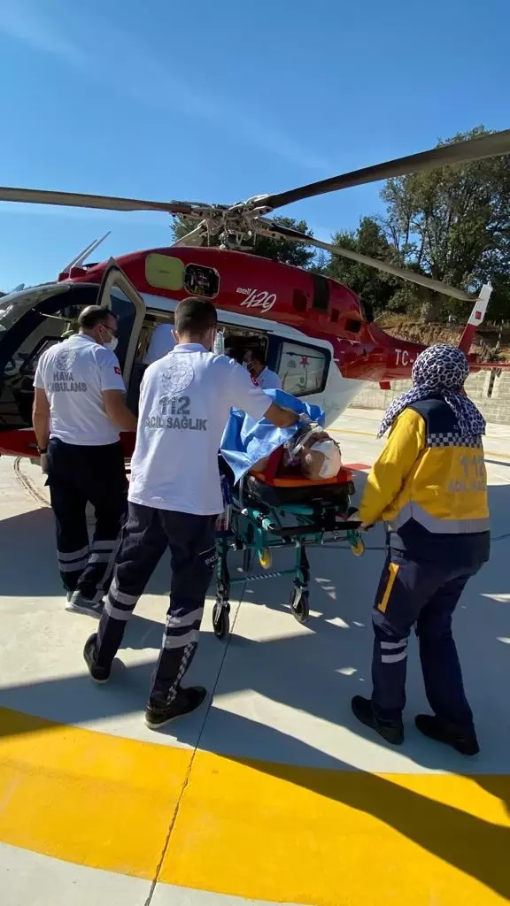 Son dakika haberleri: Bilecik'te ambulans helikopter trafik kazası geçiren kişi için havalandı