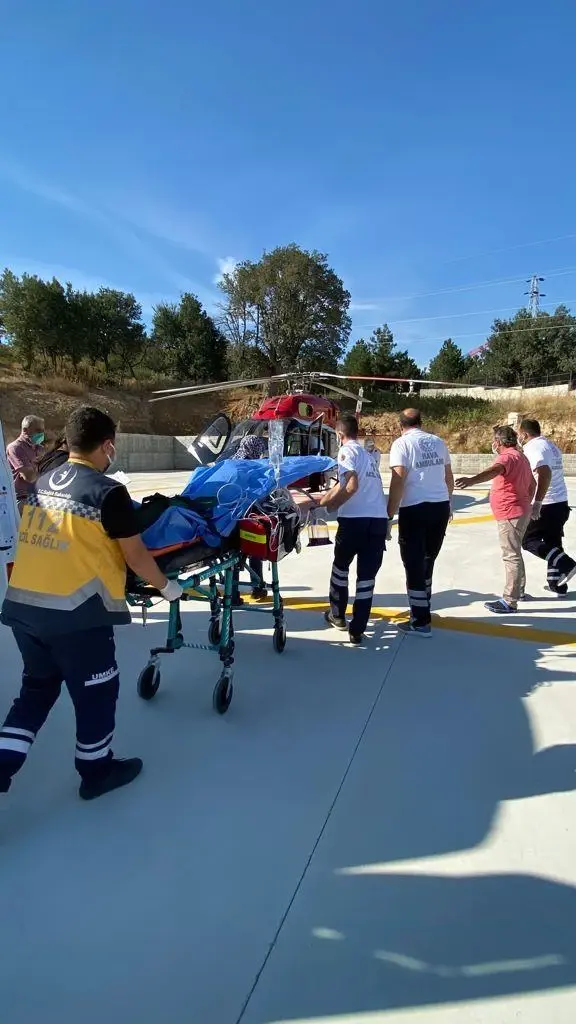 Son dakika haberleri: Bilecik'te ambulans helikopter trafik kazası geçiren kişi için havalandı