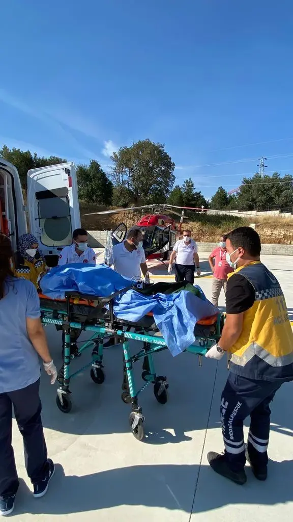 Son dakika haberleri: Bilecik'te ambulans helikopter trafik kazası geçiren kişi için havalandı