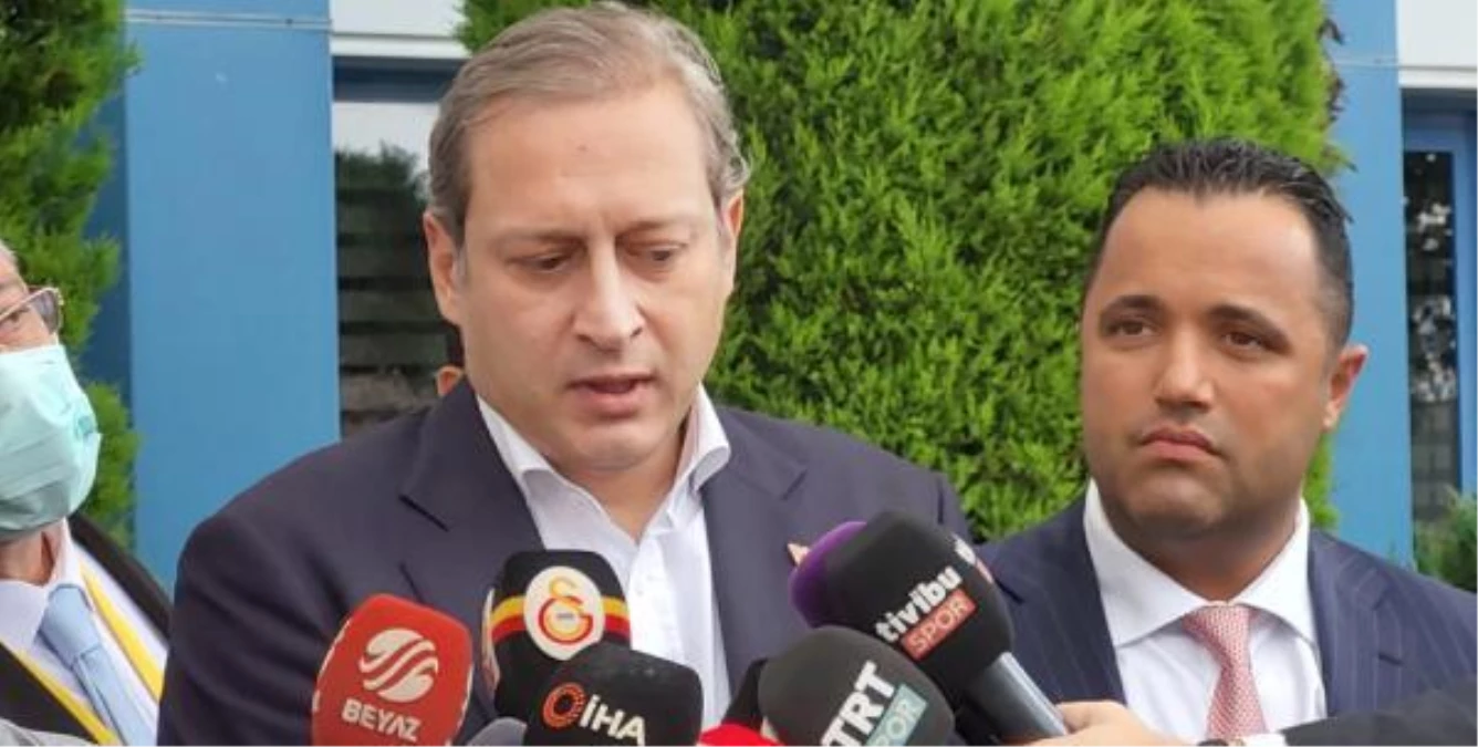 Galatasaray Kulübü Başkanı Burak Elmas, gazetecilere açıklamalarda