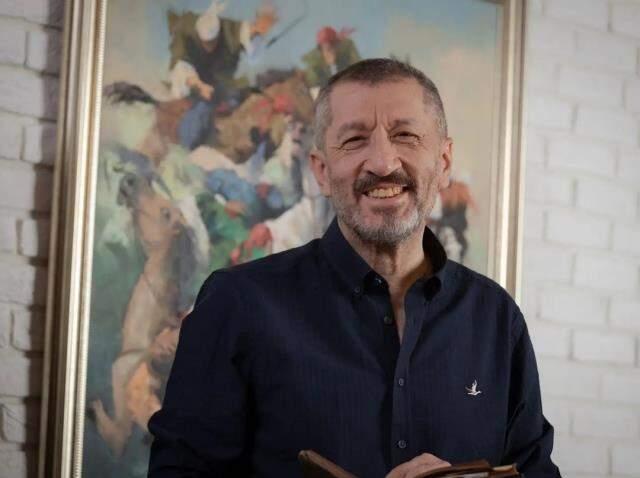 İstifasından sonra sessizliğe bürünen Ziya Selçuk'tan radikal imaj değişikliği