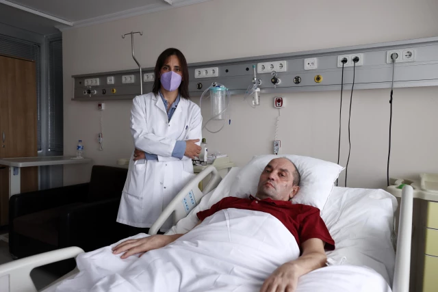 Kovid-19 nedeniyle 110 gün ağır bakımda kalan hasta, yaşadıklarını gözyaşları içinde anlattı
