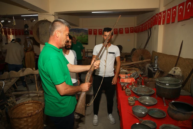 Geçmiş köy hayatını yansıtan müze ziyaretçilerini tarihi seyahate çıkarıyor