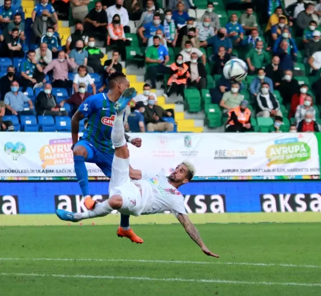 Süper Lig: Çaykur Rizespor: 0 - A. Hatayspor: 0 (İlk yarı)
