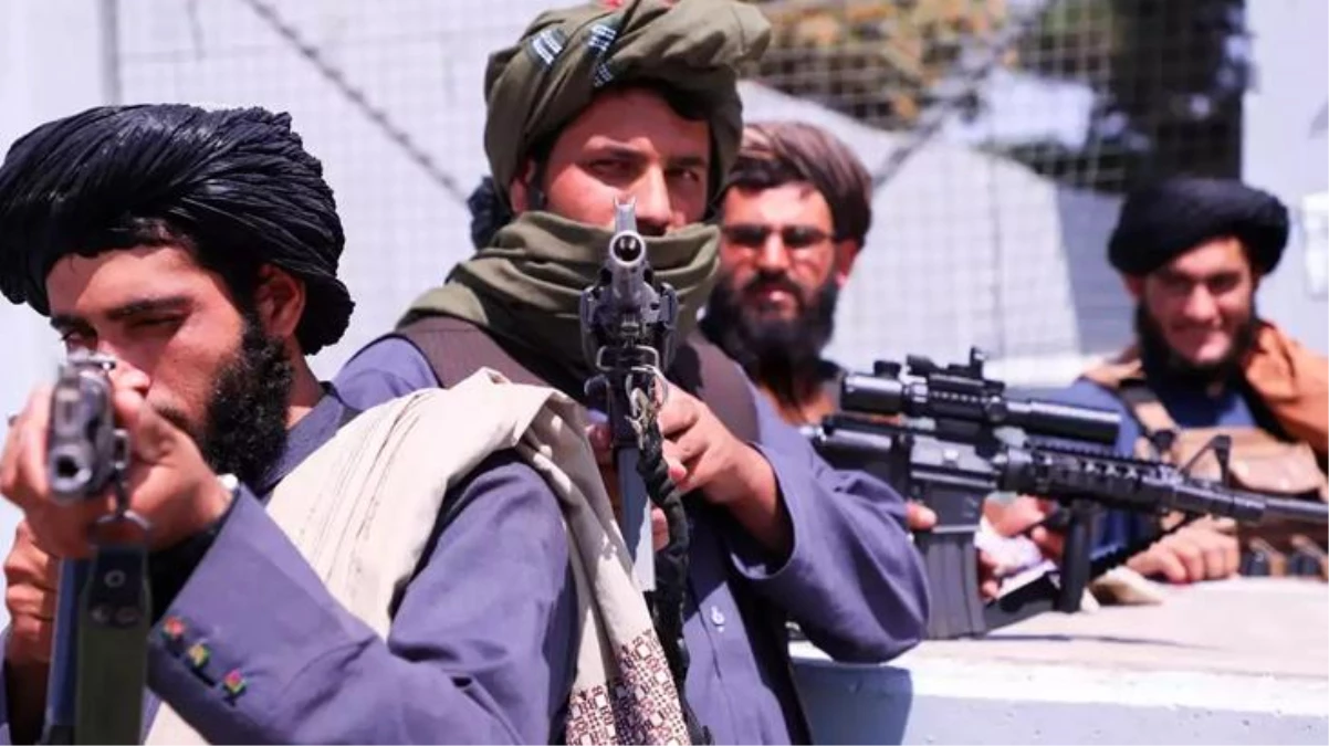 Taliban'ın Afganistan'da direnişin başkanı Emrullah Salih'in kardeşi Ruhullah Azizi'yi öldürdüğü argüman edildi