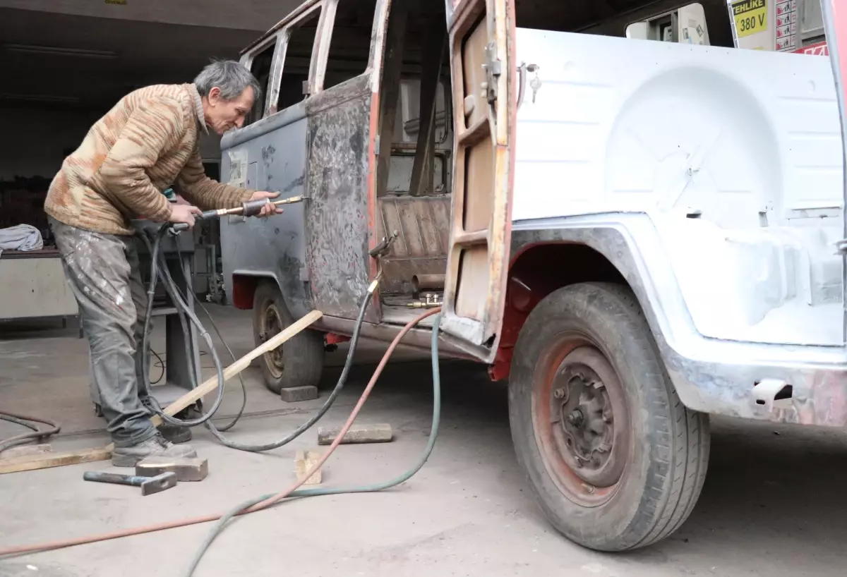 1964 model minibüse 350 bin lira masraf yaptı! Son halini görenler gözlerine inanamıyor