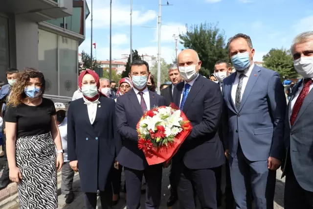 Bakan Karaismailoğlu, AK Parti Kapaklı İlçe Başkanlığında konuştu