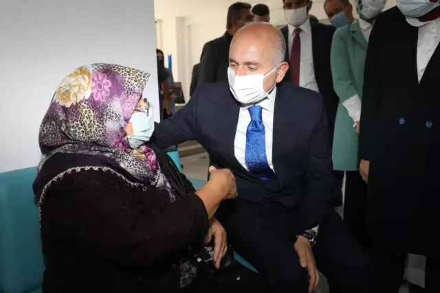Bakan Karaismailoğlu, AK Parti Kapaklı İlçe Başkanlığında konuştu