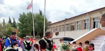 Muhammed Ali: Balıkesir'de motosiklet kulübü üyelerinden okullara kitap bağışı kampanyası Muhammed Ali: Balıkesir'de motosiklet kulübü üyelerinden okullara kitap bağışı kampanyası