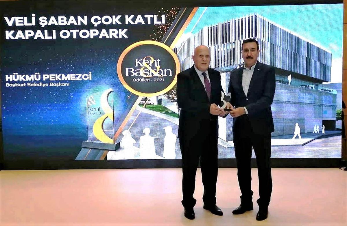 Başkan Pekmezci'ye ikinci başarı ödülü