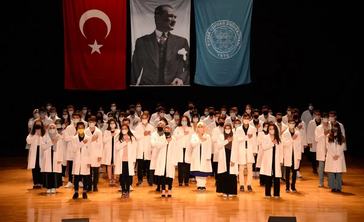 Diş Hekimliği Fakültesi'nde yeni akademik dönem başladı