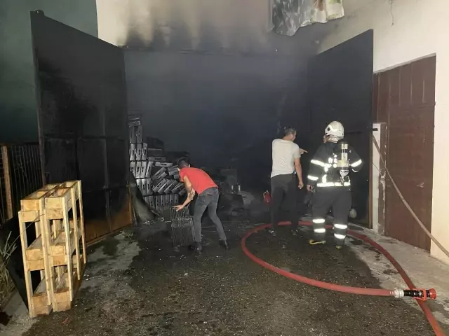 Son Dakika | Kömür imalathanesinde yangın sürüyor