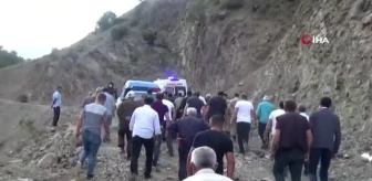 Erzurum'da heyelan: İş makinesinde sıkışan işçi hayatını kaybetti