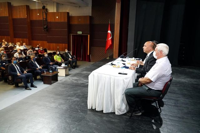 İl Emniyet Müdürü Mehmet Şahne muhtarlarla bir araya geldi