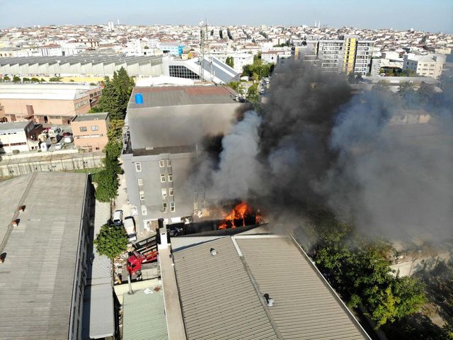 istanbul da yatak fabrikasi alev alev yandi 19 14392566 o