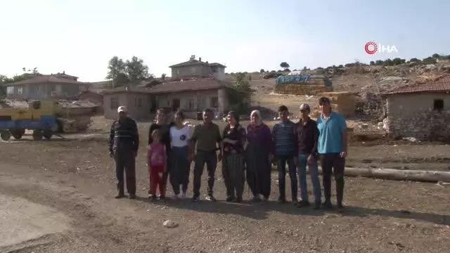 Haberleşmek için 3 yıldır tepelere çıkıyorlar