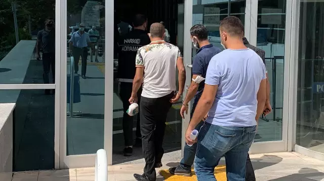 Son dakika haberleri... Adıyaman'da uyuşturucu operasyonunda yakalanan 4 şüpheliden 1'i tutuklandı