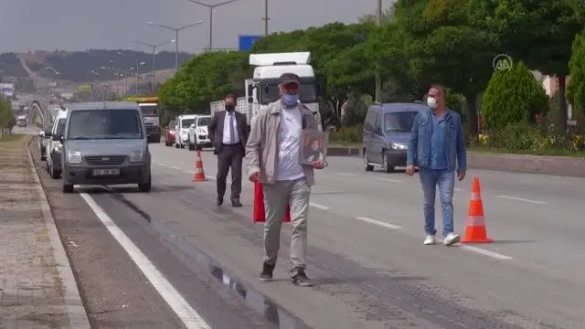 AFYONKARAHİSAR - Kızı PKK tarafından kaçırılan baba, İzmir'den Ankara'ya yaptığı umut yürüyüşünde Afyonkarahisar'a ulaştı