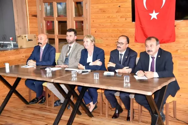 AK teşkilatlarda çalışmalar aralıksız sürüyor