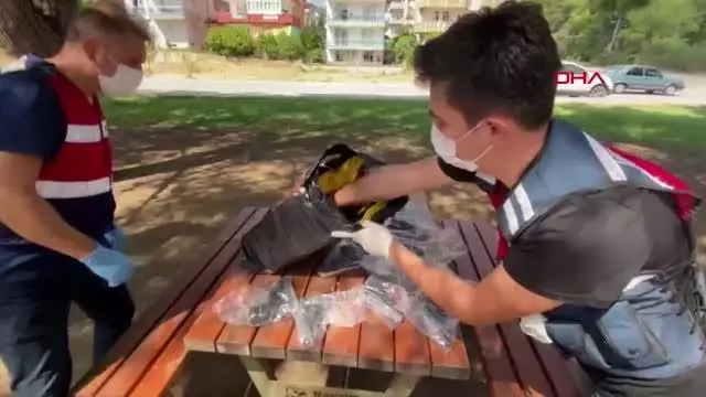 ALIŞVERİŞ POŞETİNDE TABANCALARLA YAKALANAN 2 ŞÜPHELİ ADLİYEDE