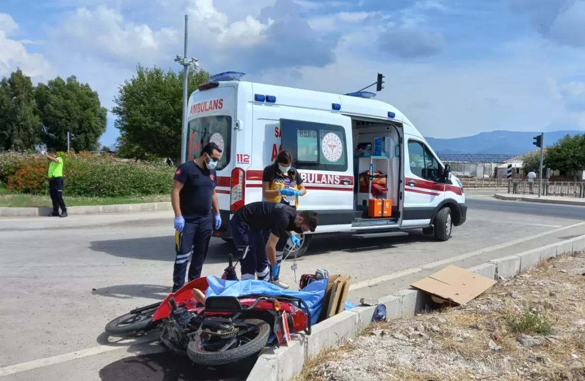 Son dakika haberleri | Antalya'da otomobil ile motosikletin çarpıştığı kazada bir kişi yaşamını yitirdi