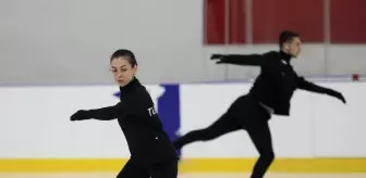 Kış Olimpiyatları: Artistik Buz Pateni Milli Takımı Samsun'da hazırlıklarına devam ediyor Kış Olimpiyatları: Artistik Buz Pateni Milli Takımı Samsun'da hazırlıklarına devam ediyor