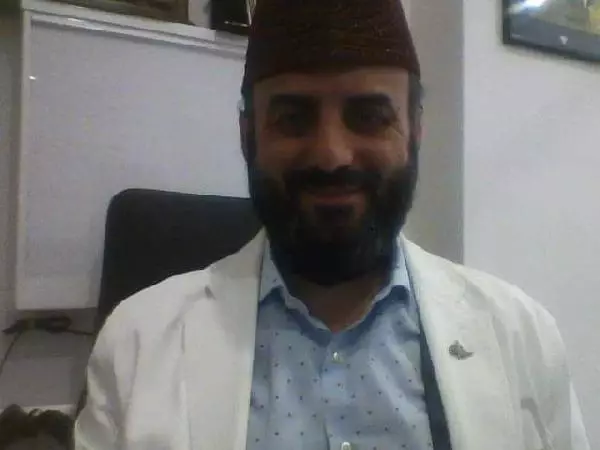 Aşı olmayan doktor, koronavirüse yenildi