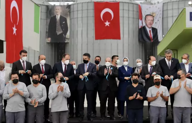 Bakanlar Varank ve Pakdemirli'nin katılımıyla Proyem Polatlı Yem Fabrikası açıldı