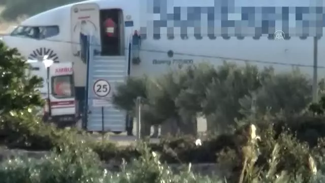 BALIKESİR - Yolcusu rahatsızlanan uçak zorunlu iniş yaptı
