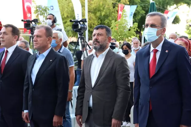 CHP'li Veli Ağbaba ve Engin Özkoç, Mersin'de basın toplantısı düzenledi