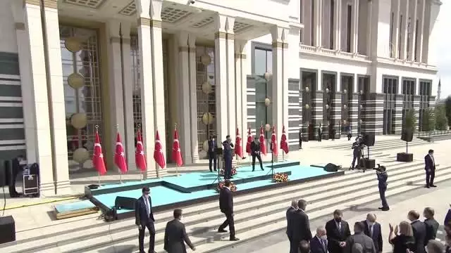 Son dakika... Cumhurbaşkanı Erdoğan: Türkiye, son 19 yılda istihdam sayısını 9,5 milyon artırırken çalışanların gelir seviyesini de katbekat yükseltmiş bir ülke